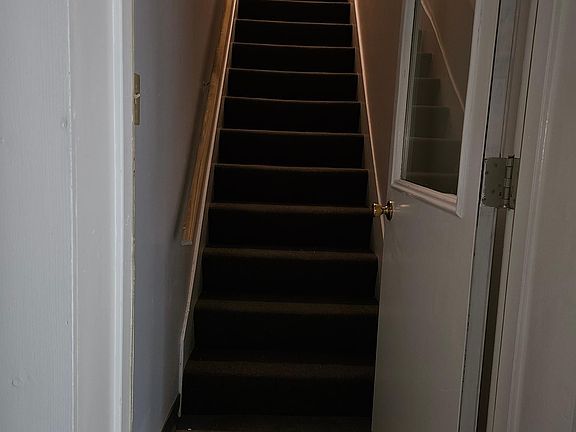 Garage stairwell to apartment