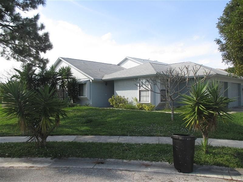 2nd image of 7941 Aztec Ct
