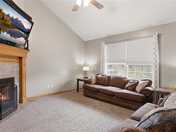 3rd image of 431 SW Joseph Ln