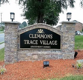 Clemmons Trace Village Apartments — Photo 2