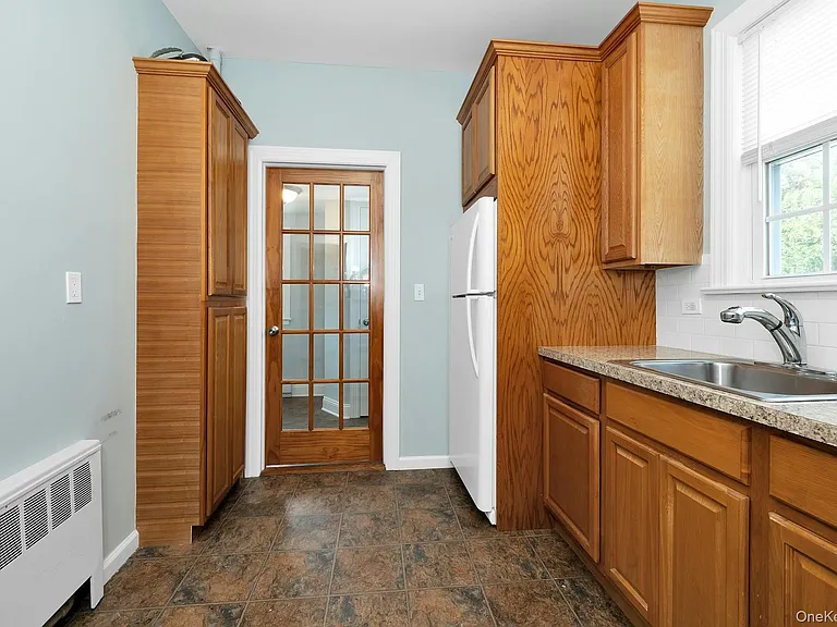747 Pelhamdale Ave #1 — Photo 9
