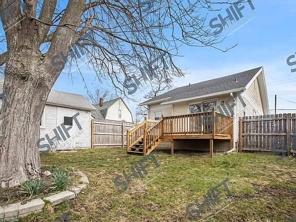 3rd image of 727 Fuller Ave NE