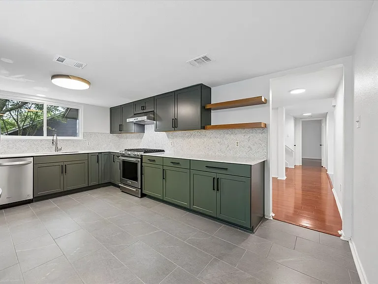2609 Monarch Dr — Photo 6