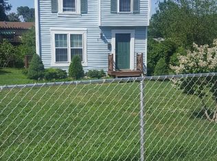 2704 E Side Dr, Alexandria, VA 22306