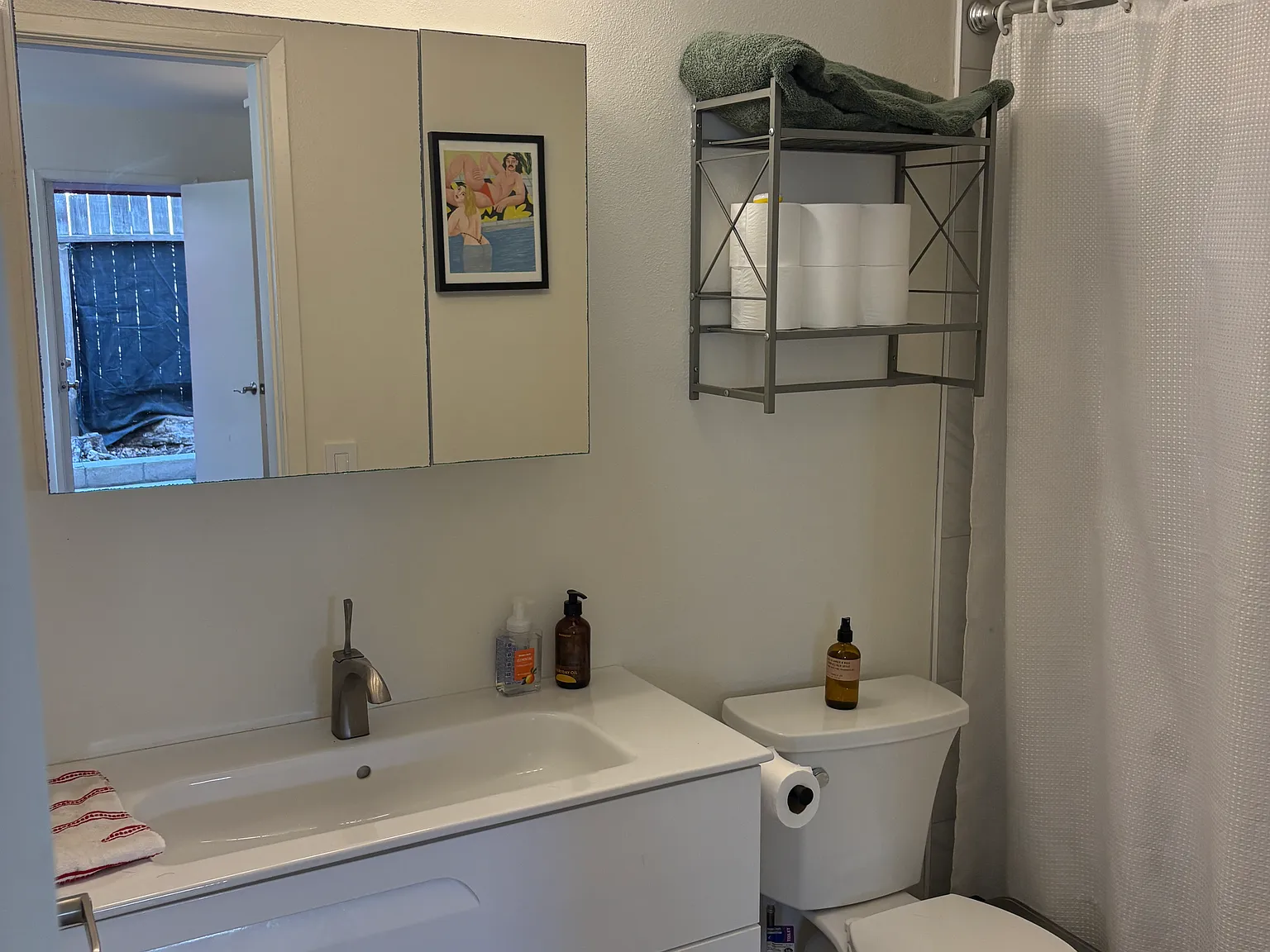 577 Park Dr — Photo 2