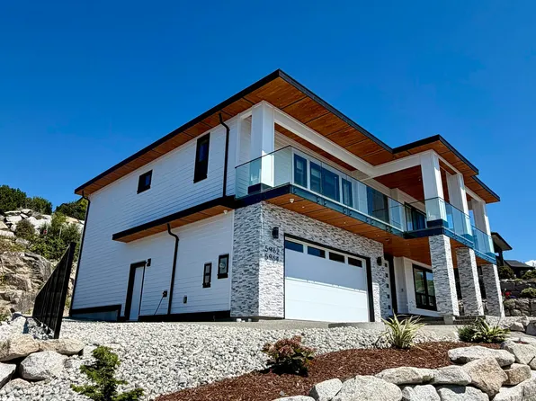 5964 Barnacle St, Sechelt, BC V7Z 0V1