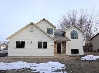 325 Sunwood Park Dr, Waite Park, MN 56387
