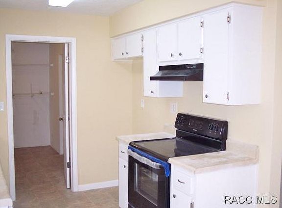 5th image of 14 Oak Hollow Dr