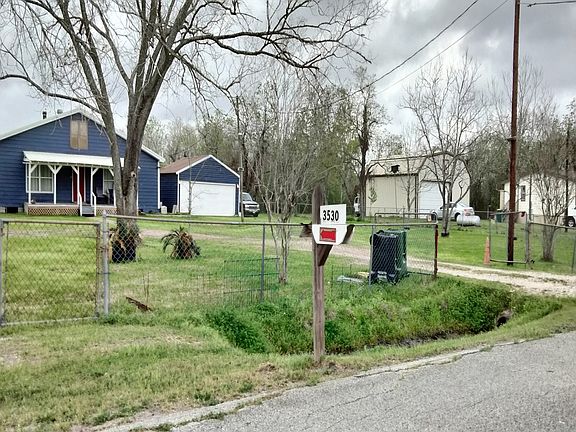 4th image of 3530 Helen Dr