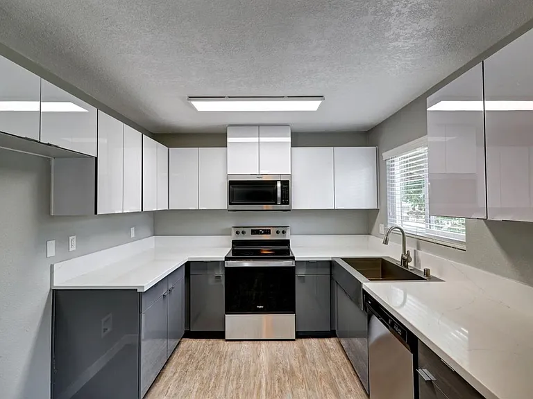 West Fifth Apartments — Photo 47