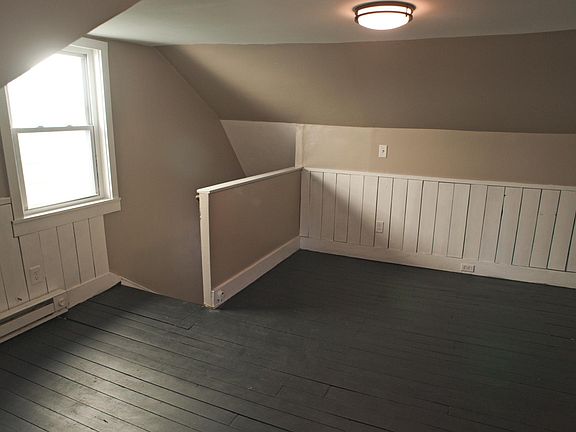 5th image of 419 E Market St #A