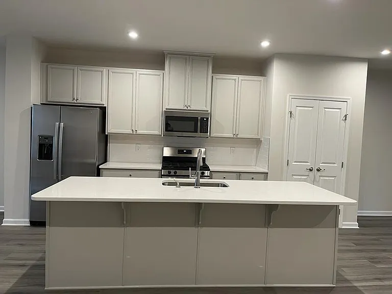 1038 Romeria Dr — Photo 6