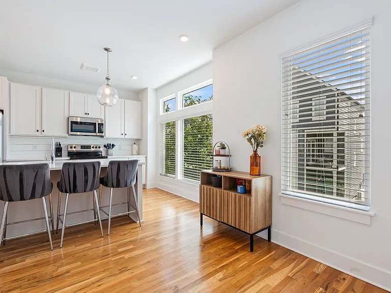 225 Sterling Point Cir — Photo 10
