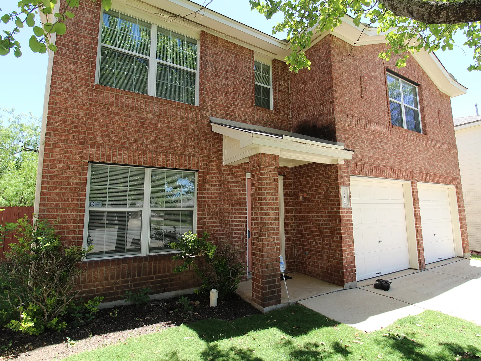 3 bed, 2.5 bath, 1768 sqft, $1,900 — Photo 2