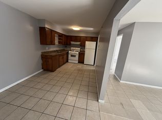 505-515 Stevens Dr #104, Addison, IL 60101
