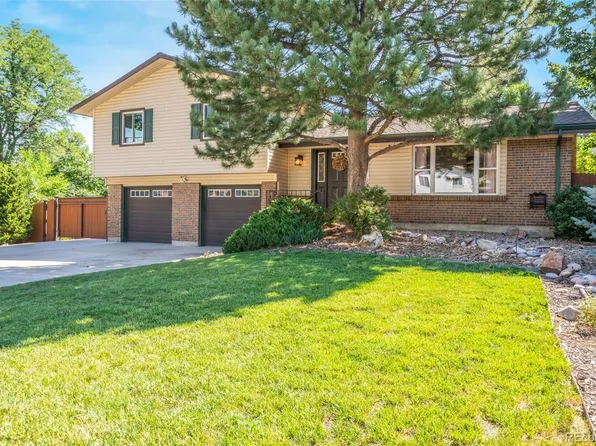 9706 W Iowa Drive, Lakewood, CO 80232