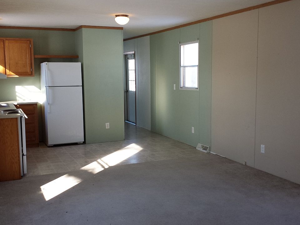 2nd image of 411 Falmouth St