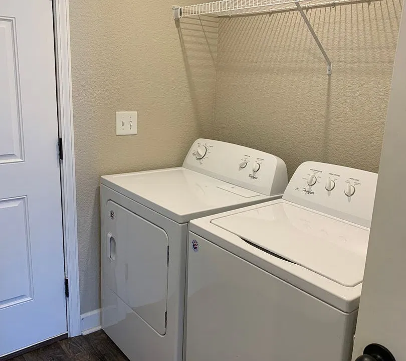 Dee's Place