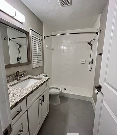 4th image of 3217 Bloomingdale Villas Ct #3221