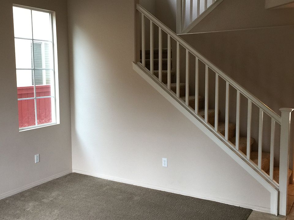 1st image of 629 Alderbery Ln