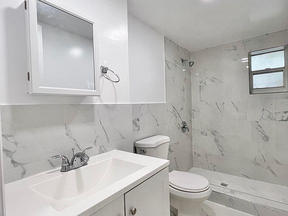 5th image of 12906 NE 6th Ave Unit 6