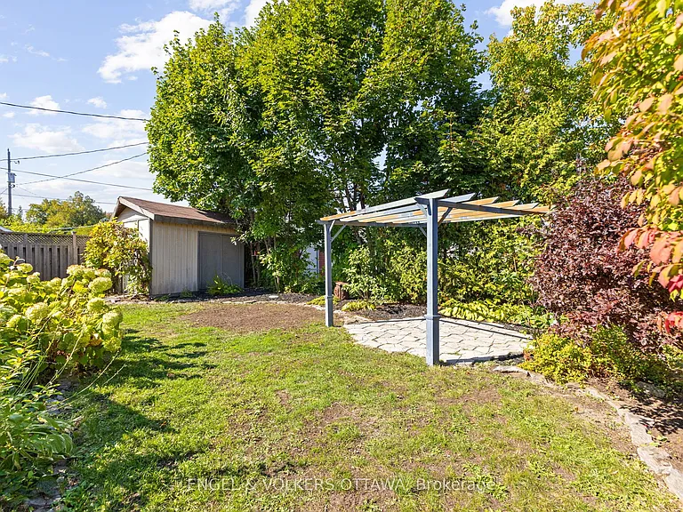 855 Weston Dr — Photo 32