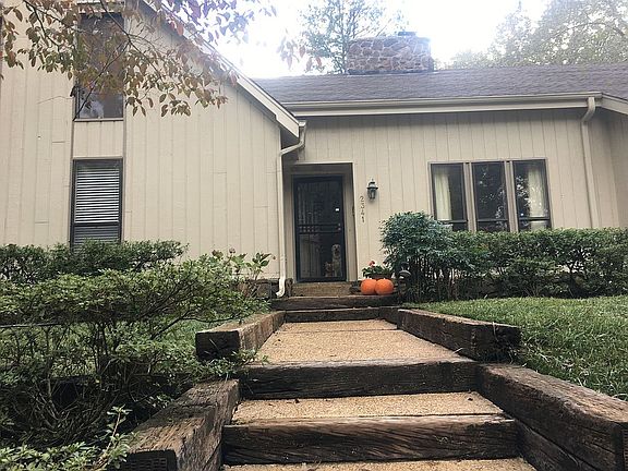 3rd image of 2341 Thornwood Ln