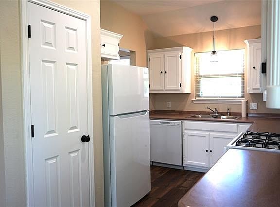 2nd image of 6022 Woolwich Dr