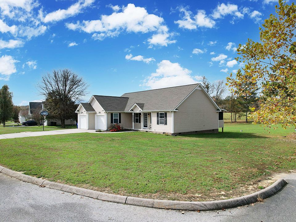 1st image of 100 Cora Dr SE