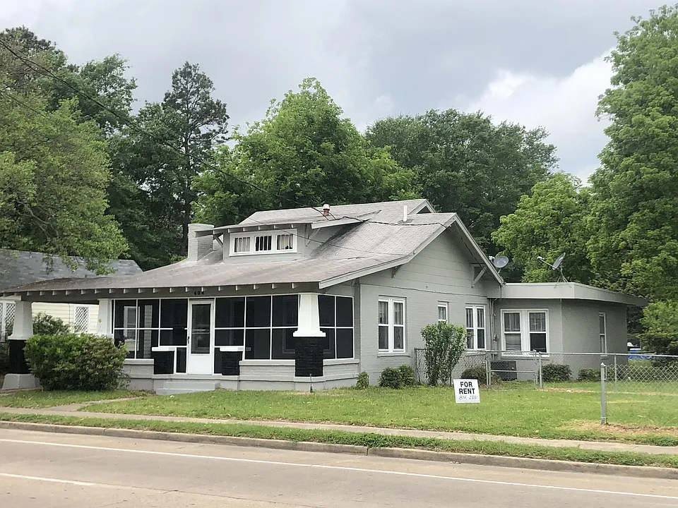 404 Stella St