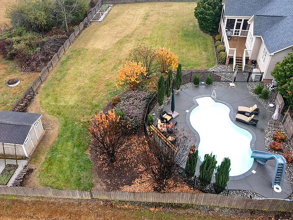 3rd image of 8616 Sunflower Meadows Ln