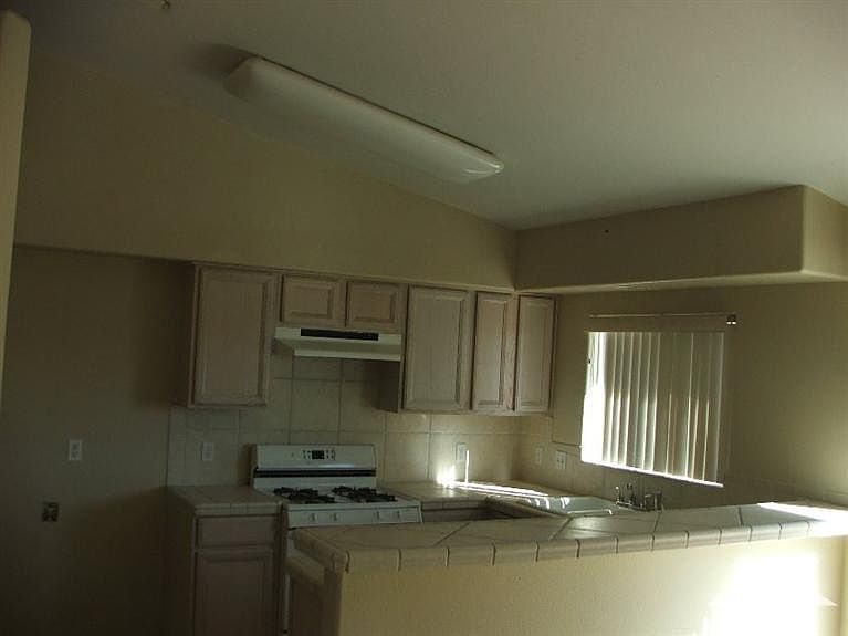 2nd image of 13580 Inaja St