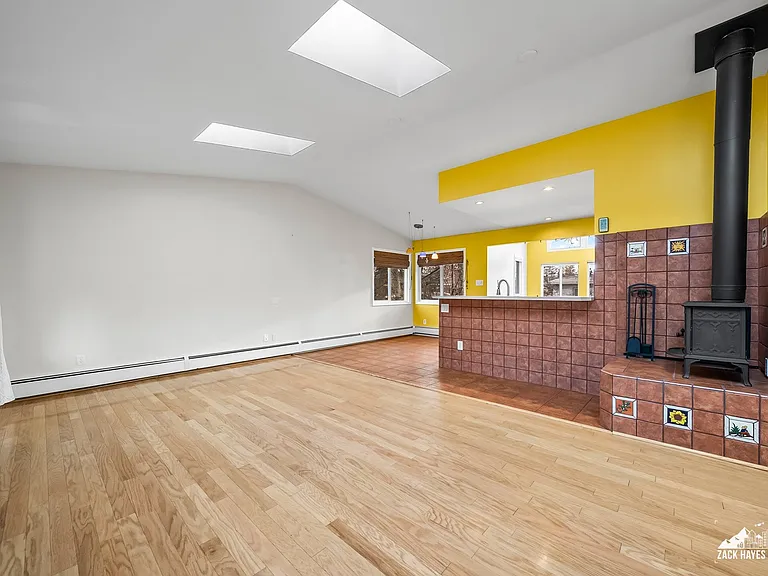 3868 Shannon Cir — Photo 16