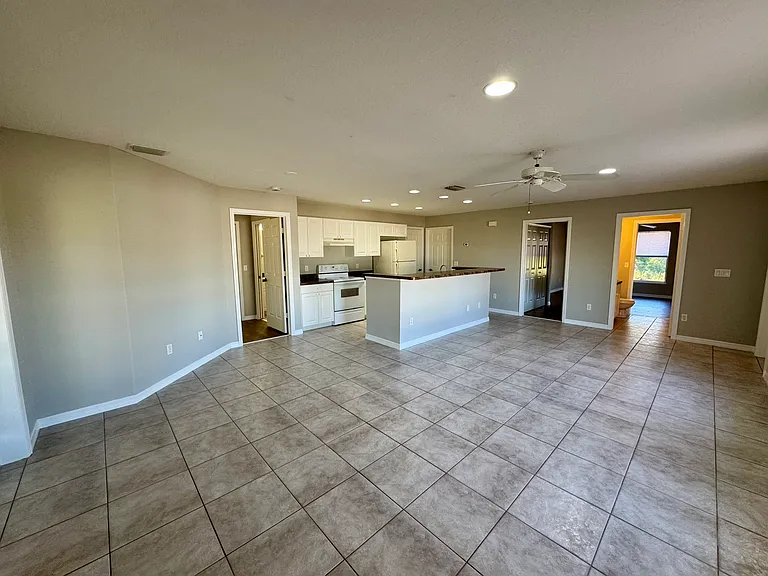 2964 Hester Ave SE — Photo 7