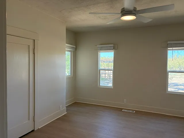 3101 Iowa Ave — Photo 9