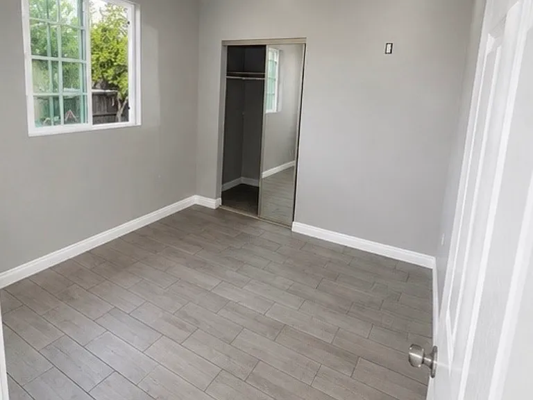 12310 Thorson Ave — Photo 2