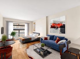 7 E 32nd St