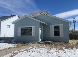 511 12th St, Rawlins, WY 82301