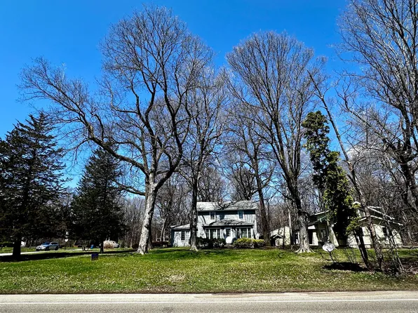 18780 Minnetonka Blvd, Deephaven, MN 55391