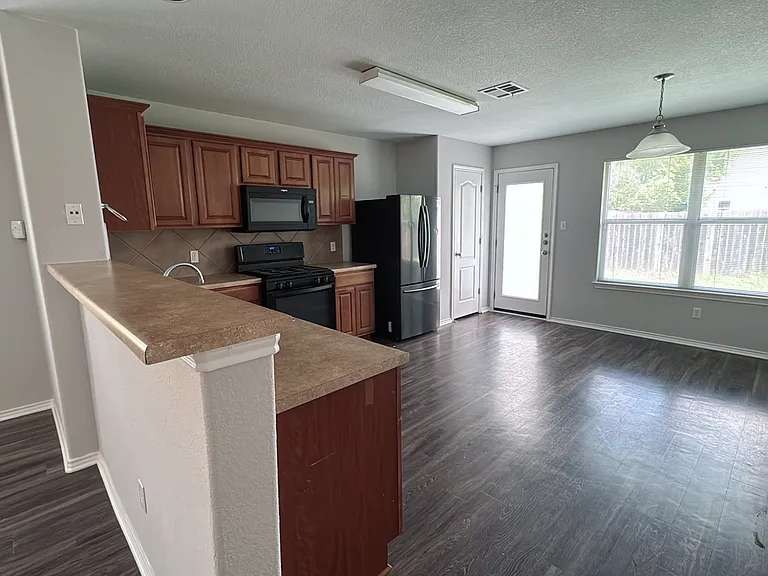 3302 Etheredge Dr — Photo 9