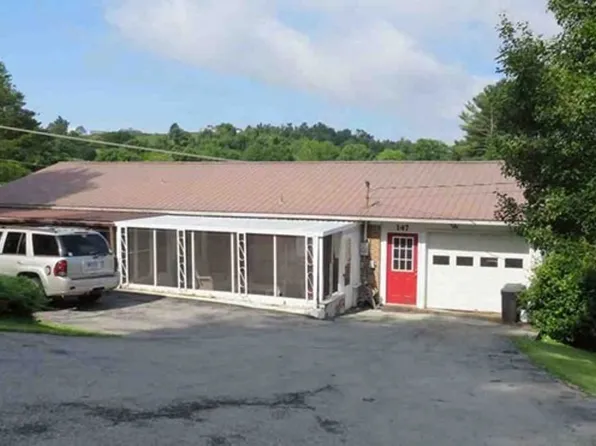 147 Link St, Pounding Mill, VA 24637