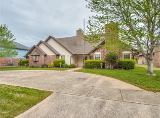 8113 N Bridgeport Ln, Bethany, OK 73008