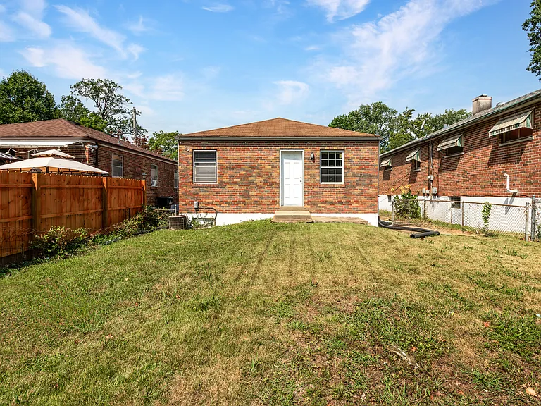 1304 Grant Dr — Photo 26
