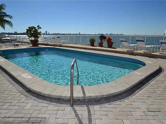 4th image of 2016 Bay Dr APT 705