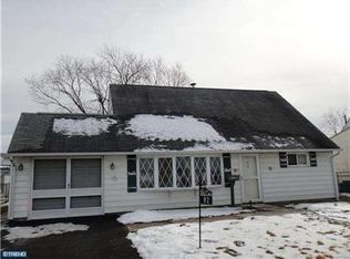 92 Indian Red Rd, Levittown, PA 19057