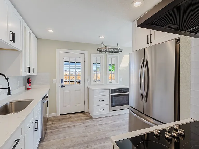 4001 E Cornell Ave — Photo 10