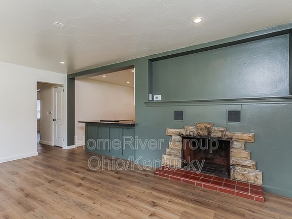 4th image of 125 S Wright Ave