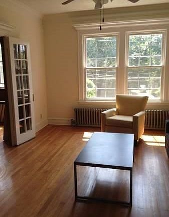 3rd image of 826 Orange St #2