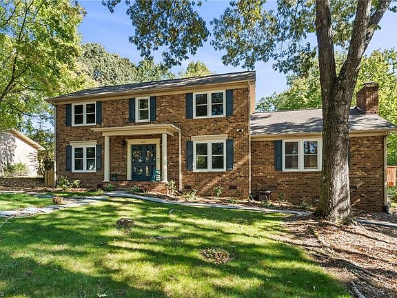 4th image of 4400 Oak Hollow Dr