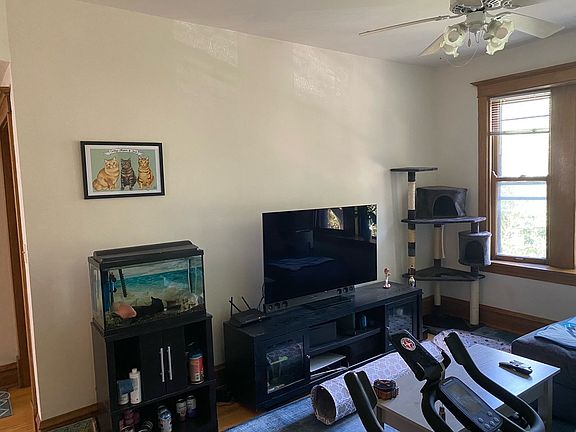 3rd image of 3606 N Bosworth Ave